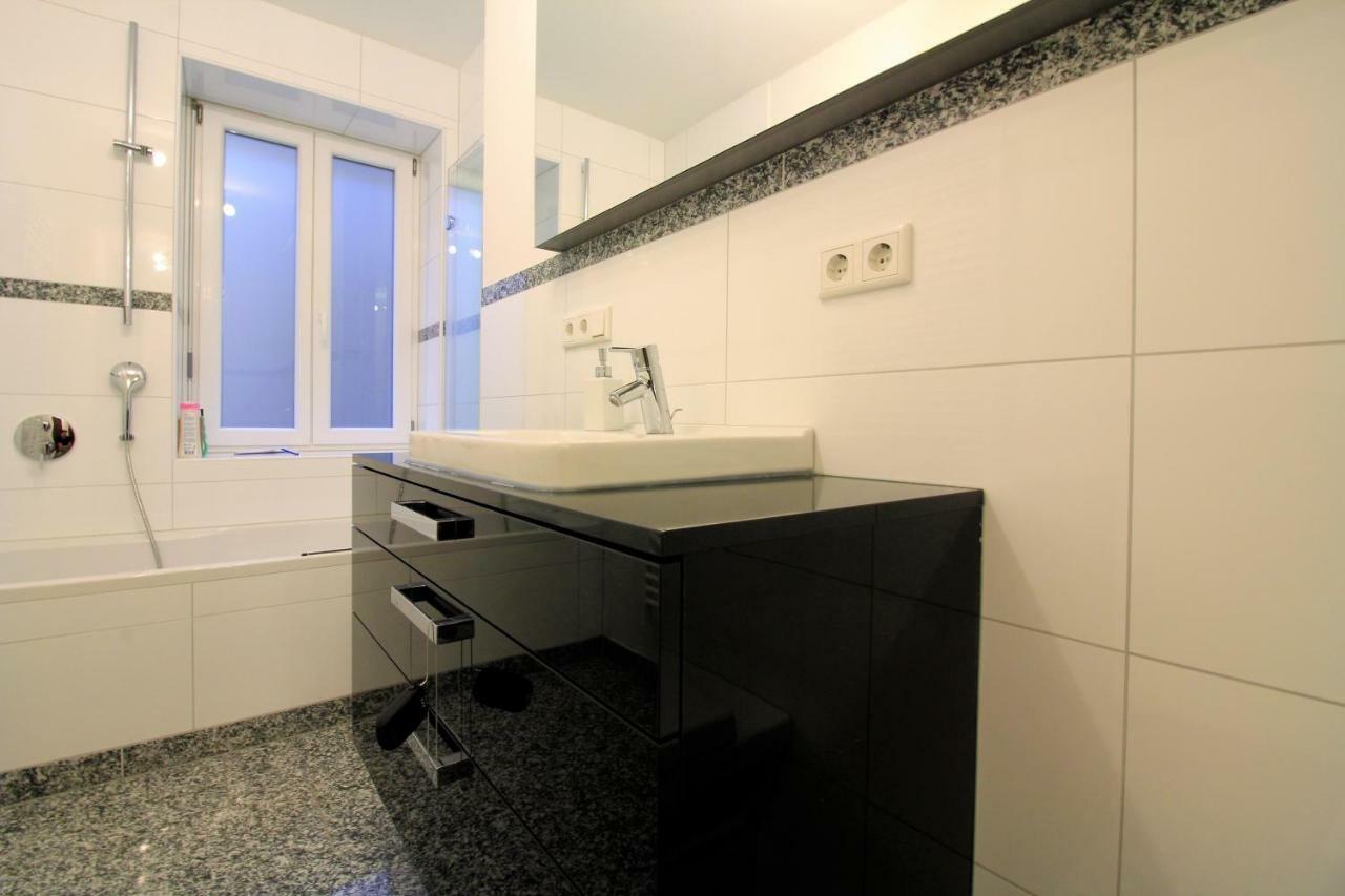 Luxury City Apartment - View Of River And Castle เวิร์ซบวร์ก ภายนอก รูปภาพ